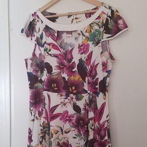 Gorgeous floral print dress